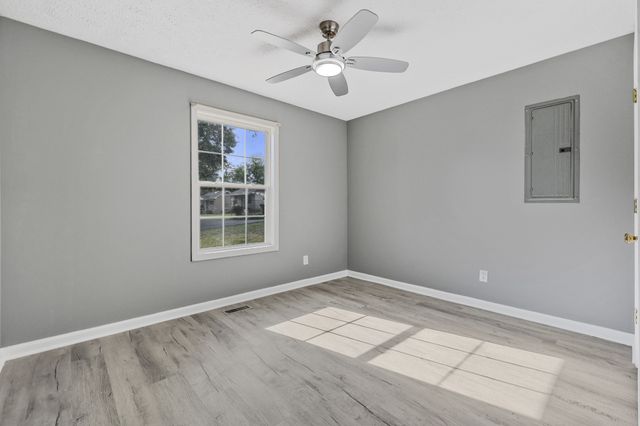 125 Brooks Aly, Clarksville, TN 37040