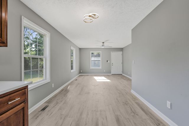 125 Brooks Aly, Clarksville, TN 37040