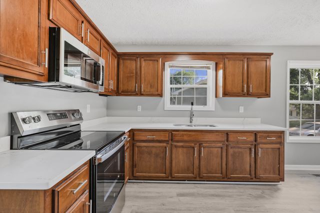125 Brooks Aly, Clarksville, TN 37040