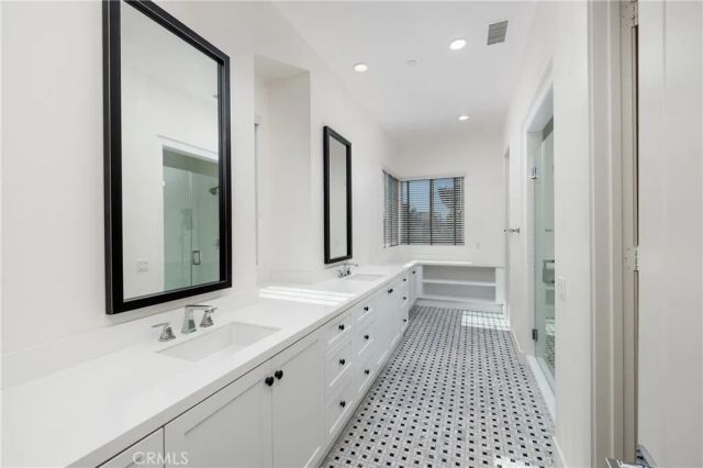251 Follyhatch, Irvine, CA 92618