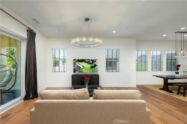 251 Follyhatch, Irvine, CA 92618
