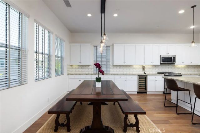 251 Follyhatch, Irvine, CA 92618