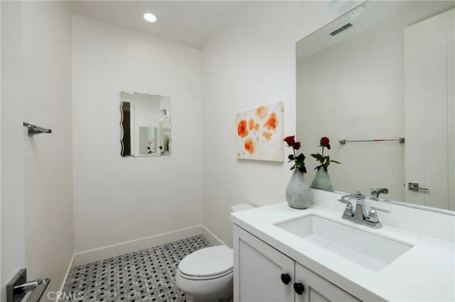 251 Follyhatch, Irvine, CA 92618