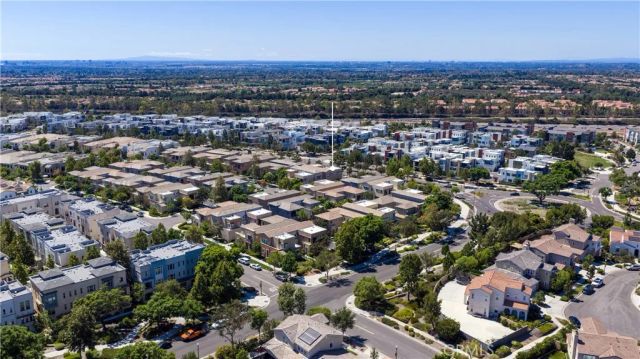 251 Follyhatch, Irvine, CA 92618