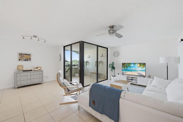 1915 Lavers Circle E508, Delray Beach, FL 33444