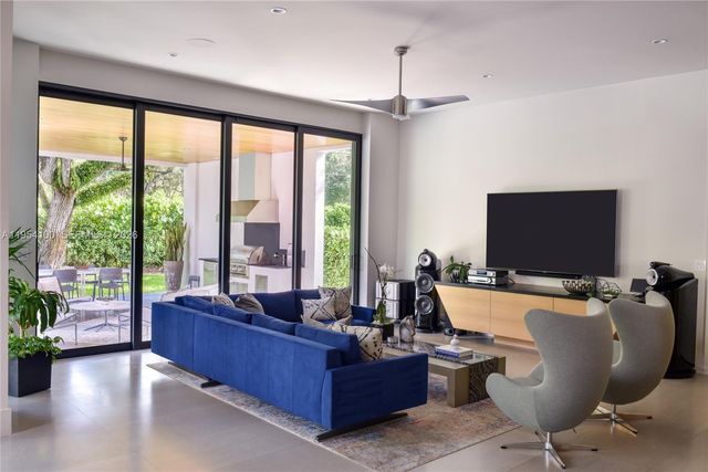 11050 SW 69th Ave, Pinecrest, FL 33156