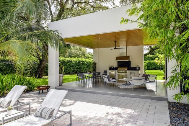 11050 SW 69th Ave, Pinecrest, FL 33156