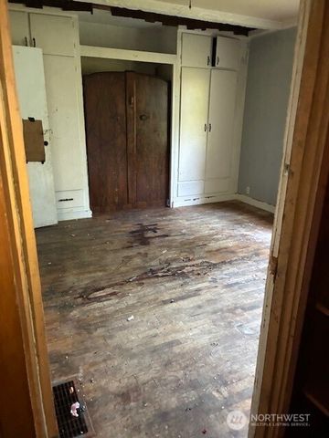 2117 E Phinney Bay Drive, Bremerton, WA 98312