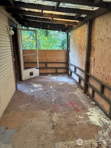 2117 E Phinney Bay Drive, Bremerton, WA 98312