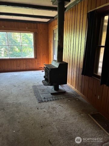 2117 E Phinney Bay Drive, Bremerton, WA 98312