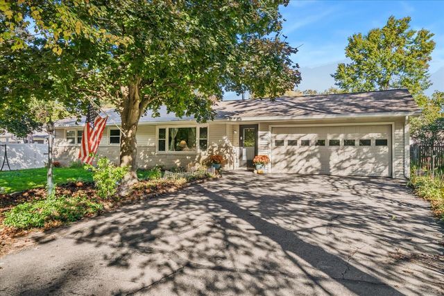 33200 Thelma Avenue, Paw Paw, MI 49079