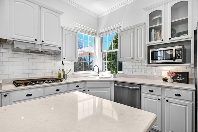 1100 Dana LANE, Waukesha, WI 53189
