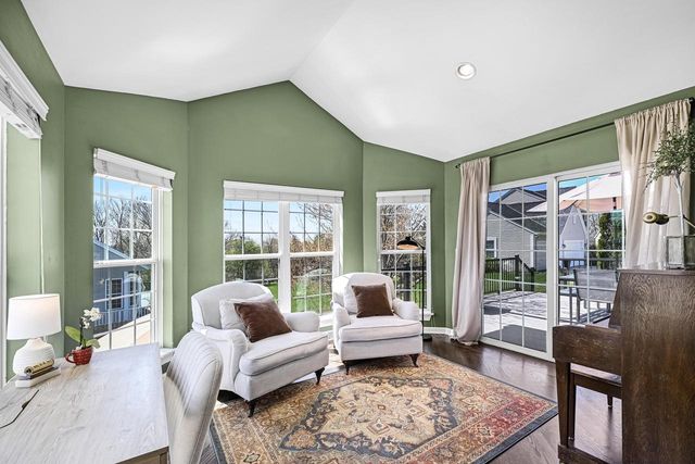 1100 Dana LANE, Waukesha, WI 53189