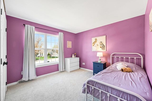 1100 Dana LANE, Waukesha, WI 53189