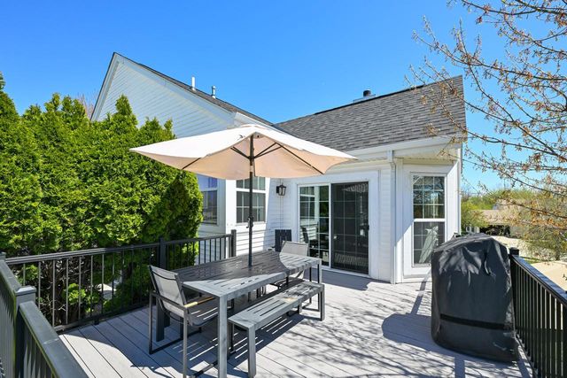 1100 Dana LANE, Waukesha, WI 53189