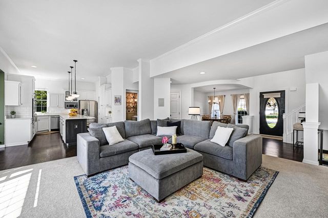 1100 Dana LANE, Waukesha, WI 53189