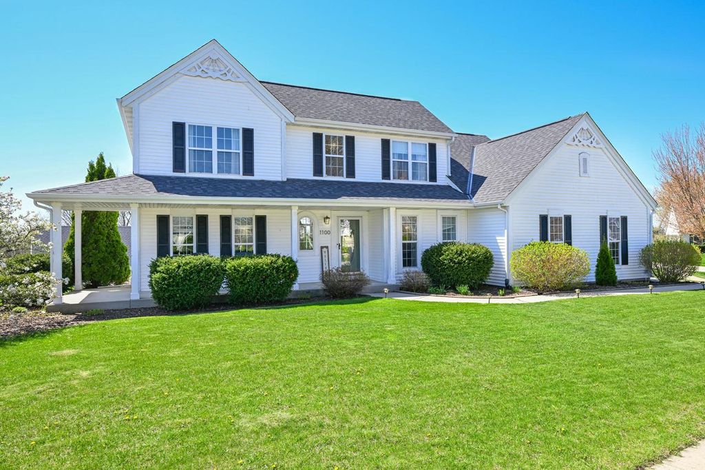 1100 Dana LANE, Waukesha, WI 53189