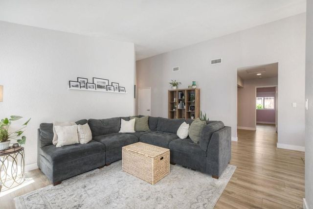 187 Paseo Marguerita, Vista, CA 92084