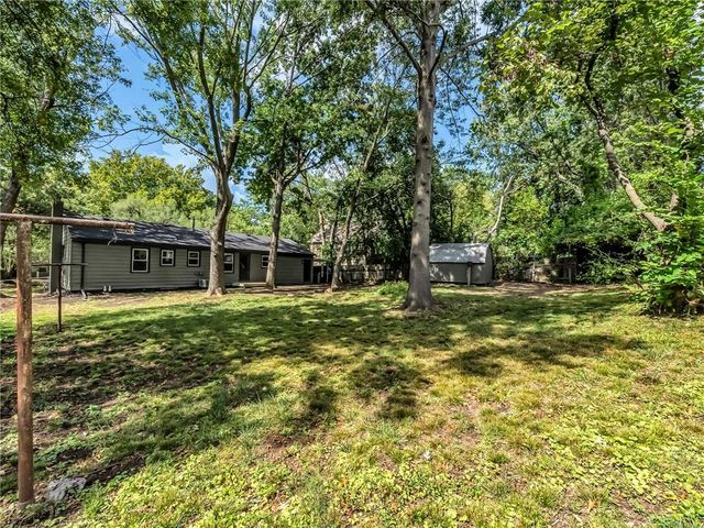 3921 S Delaware Avenue, Independence, MO 64055