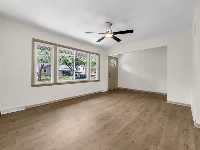 3921 S Delaware Avenue, Independence, MO 64055