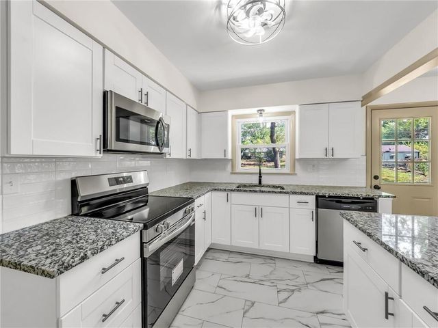 3921 S Delaware Avenue, Independence, MO 64055