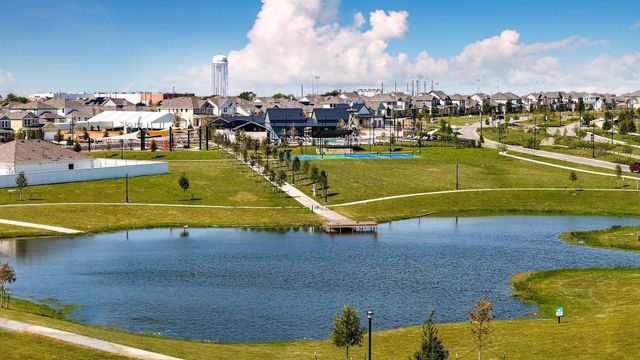 100 Daylily DR, Elgin, TX 78621