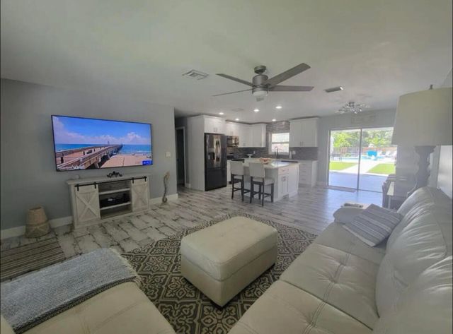 270 NW 36TH Street, Boca Raton, FL 33431