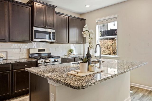 315 Coverview Court, Jonesboro, GA 30238