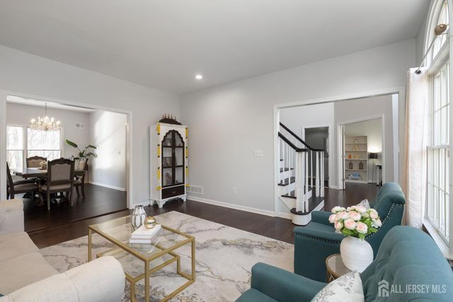 9 Redwood Court, Monroe, NJ 08831