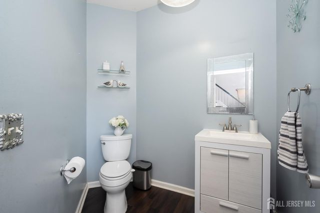 9 Redwood Court, Monroe, NJ 08831