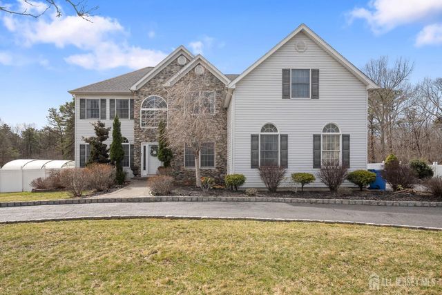 9 Redwood Court, Monroe, NJ 08831