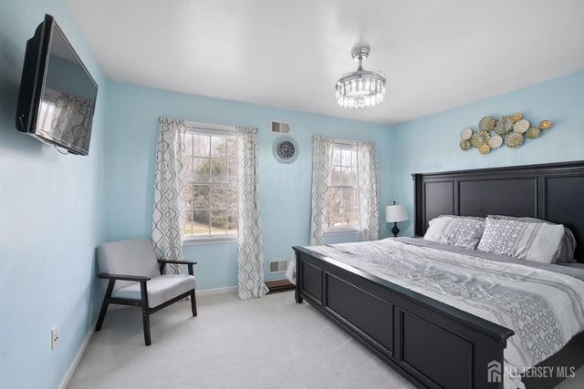 9 Redwood Court, Monroe, NJ 08831