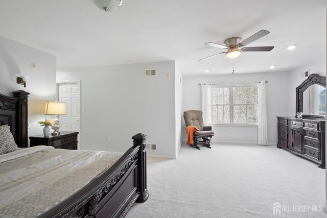 9 Redwood Court, Monroe, NJ 08831