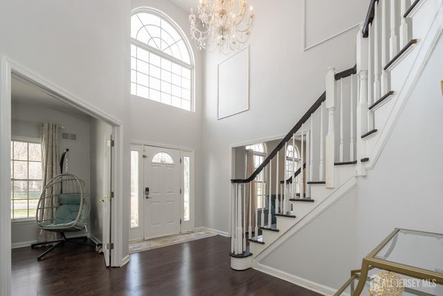 9 Redwood Court, Monroe, NJ 08831