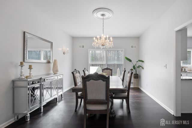 9 Redwood Court, Monroe, NJ 08831