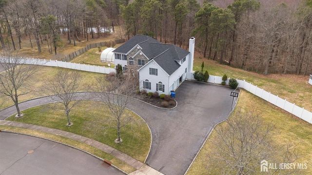 9 Redwood Court, Monroe, NJ 08831