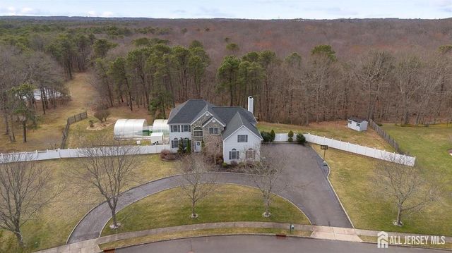 9 Redwood Court, Monroe, NJ 08831