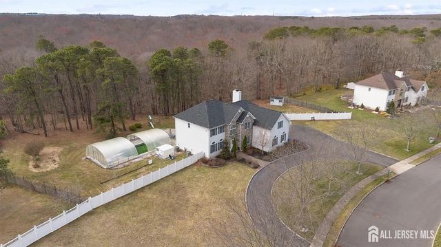 9 Redwood Court, Monroe, NJ 08831