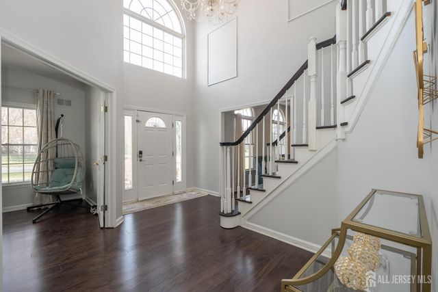 9 Redwood Court, Monroe, NJ 08831