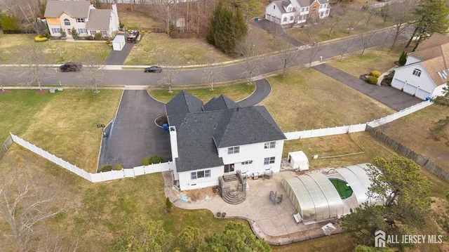 9 Redwood Court, Monroe, NJ 08831