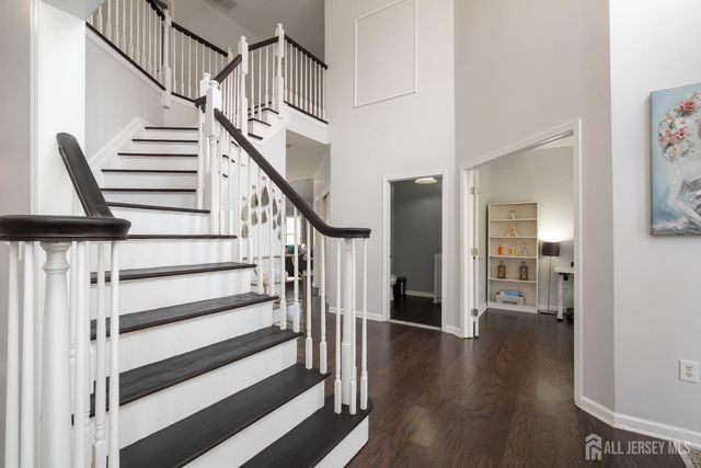 9 Redwood Court, Monroe, NJ 08831