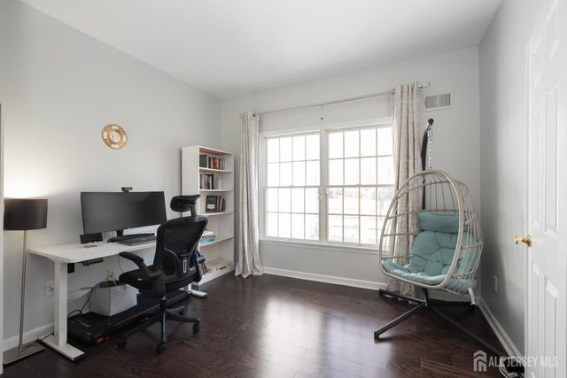 9 Redwood Court, Monroe, NJ 08831