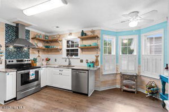 124 NE 15th Street, Oak Island, NC 28465