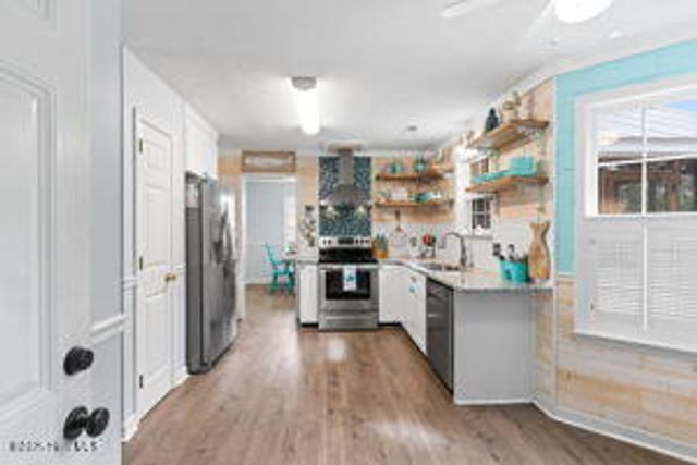 124 NE 15th Street, Oak Island, NC 28465