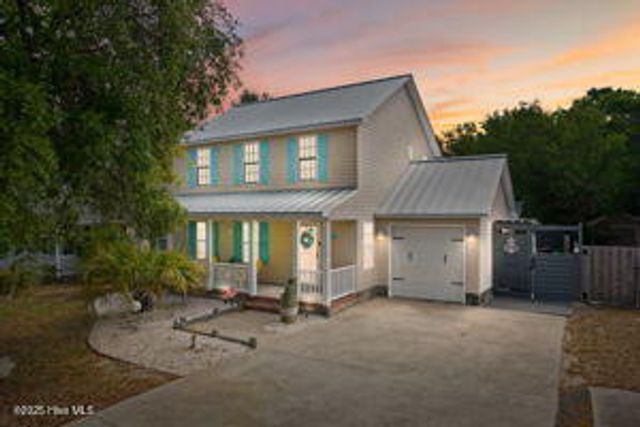 124 NE 15th Street, Oak Island, NC 28465