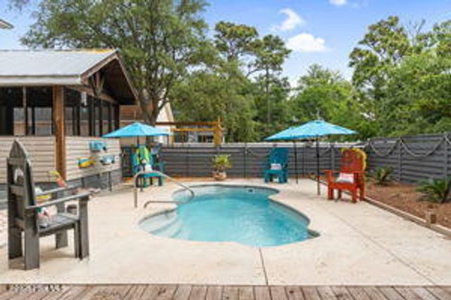 124 NE 15th Street, Oak Island, NC 28465