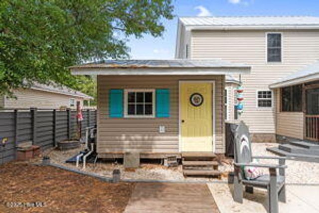 124 NE 15th Street, Oak Island, NC 28465
