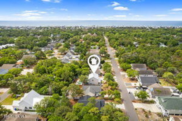 124 NE 15th Street, Oak Island, NC 28465