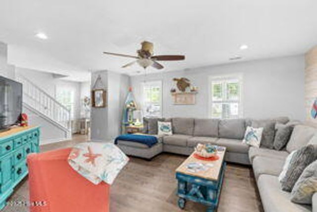 124 NE 15th Street, Oak Island, NC 28465