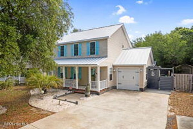 124 NE 15th Street, Oak Island, NC 28465